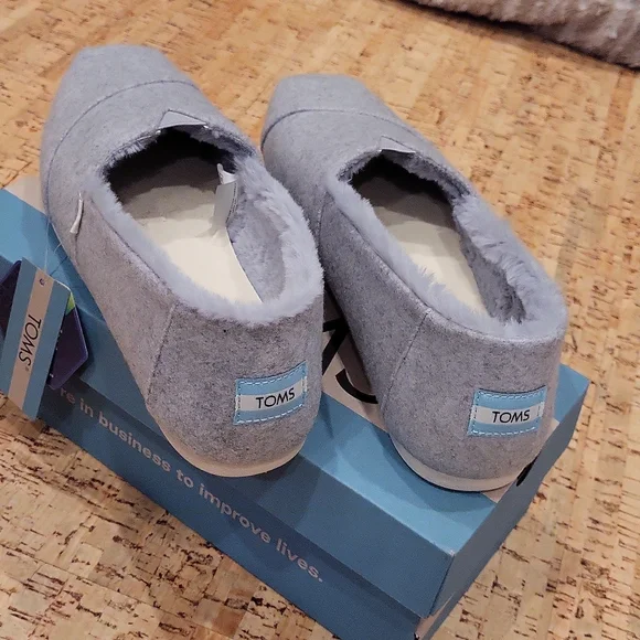 TOMS Alpargata Natural Felt Slipper Shoes with Faux Fur Lining Nwt. - Picture 3 of 3